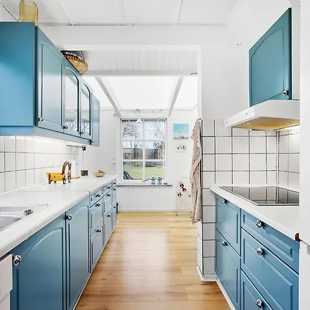 Дом отдыха Cozy In With Kitchen